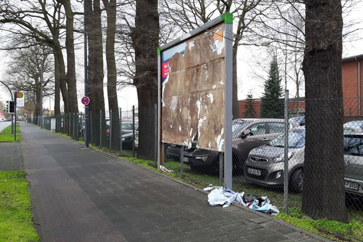 Aktuelle Anfrage im Bau- Umwelt- und Verkehrsausschuss am 04.03. zum TOP Verschiedenes: Desolater Zustand von stationären Reklametafeln und Verunreinigung des Umfeldes.